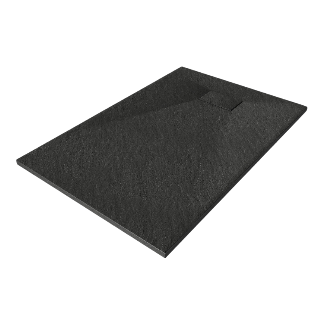 Dusjkar, rektangulær matt svart plate med teksturert overflate og integrert avløpslokk i minimalistisk design.