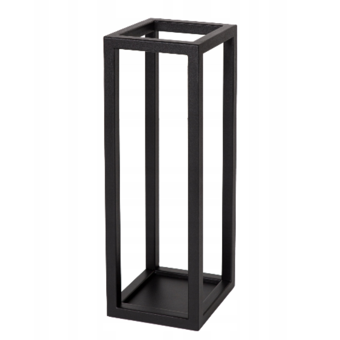 Paraplystativ, sort minimalistisk stativ i metall med firkantet form og åpne sider står i fokus.