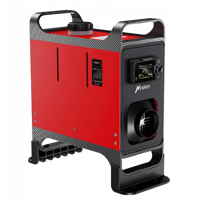 Parkeringsvarmer, rød og svart enhet med håndtak, digitalt panel og luftuttak foran, karbonfiber-detaljer på hjørnene.