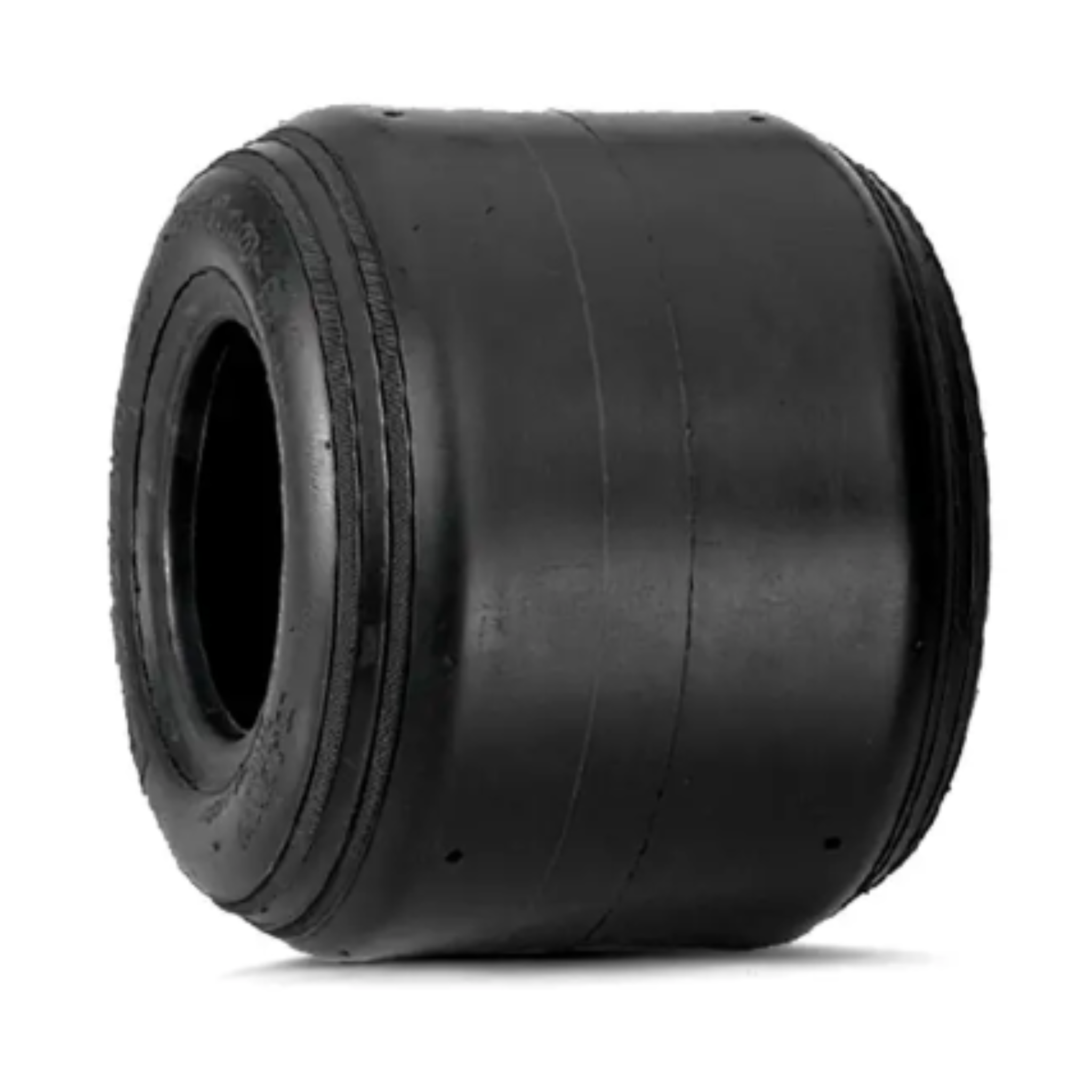 Go-cart Dekk, bredt sort dekk med glatt overflate uten mønster, tydelig markert tekstur og avrundede kanter.