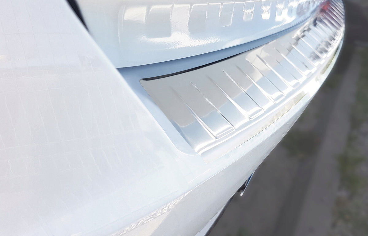 Bakfangerbeskytter Hyundai i30 III Hatchback Facelift (2020-) – Rustfritt stål - detaljer