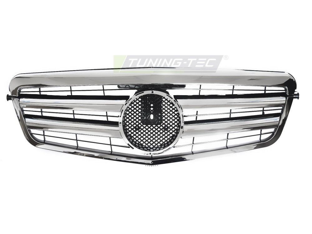Detaljbilde av Grill Mercedes E-Klasse W212/S212 09-13 krom med lamellstruktur og emblemfeste.