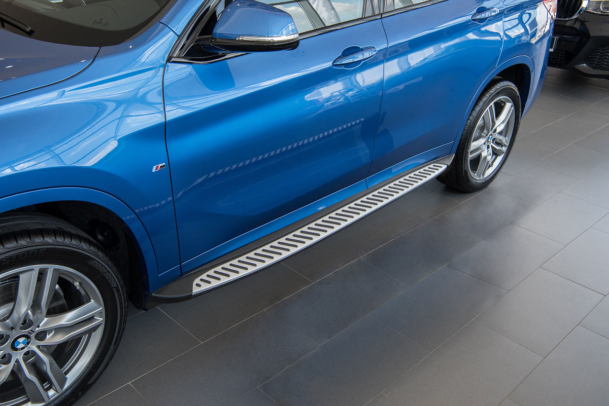 Stigtrinn Ventshield til Bmw X1 (F48) i aluminium og ABS med monteringssett