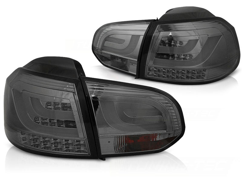 Baklykter LED Bar Smoke til VW Golf 6 10.08-12 sett rett bakfra på hvit bakgrunn.