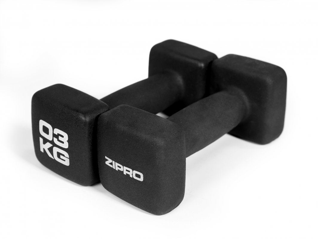 Manualer i svart neopren med firkantede ender, 3 kg, Zipro-logo synlig, sett fra skrå vinkel.