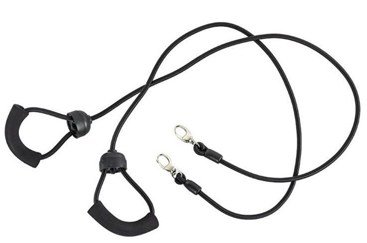 Mini Stepper svart treningsstrikk med gummihåndtak og metallkarabinkroker sett ovenfra, viser festedetaljer.