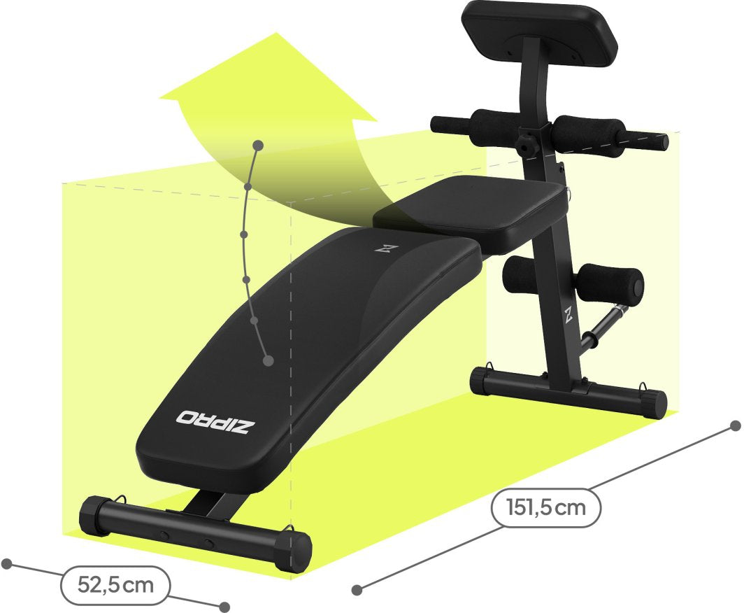 Treningsbenk med sort polstring, justerbar rygg og benpress, mål 151,5 x 52,5 cm, sett fra skrå vinkel.