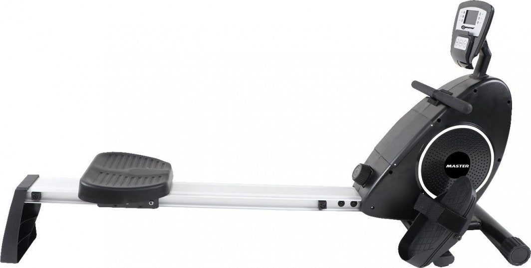 Romaskin med sort og sølvfarget design sett fra siden, viser sete, fotstøtter med stropper, håndtak og display.