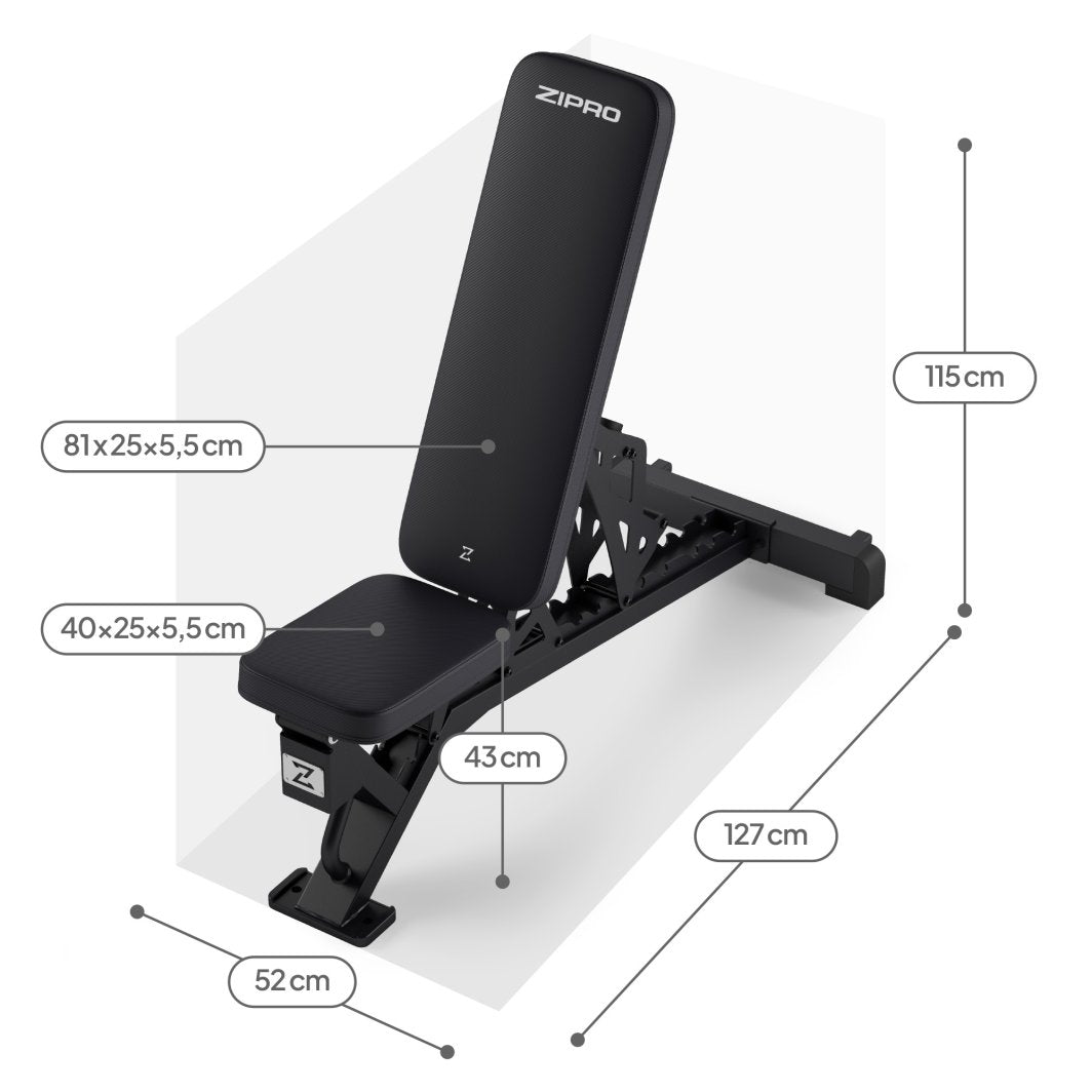 Treningsbenk Justerbar i sort med polstret sete og rygg, vist skrått med mål for lengde, høyde og bredde.