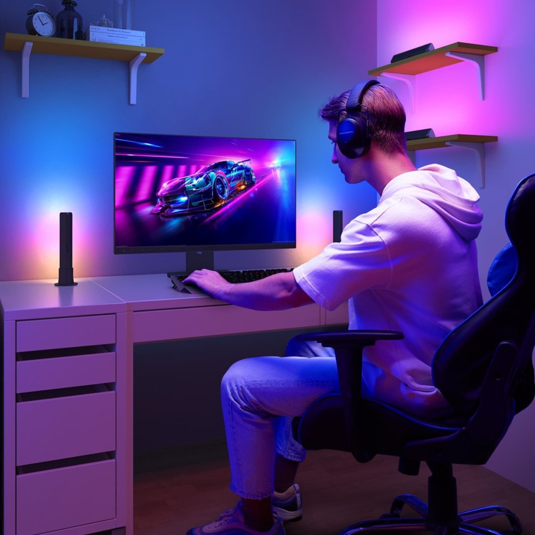 Sammenleggbar tredemølle vises ikke, kun Govee H6056 lyspanel i gamingoppsett med LED-lys.