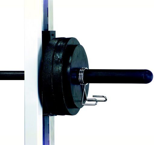 Treningsutstyr adapter for olympiske vektskiver vist montert på horisontalt stativ med sikringsklips.