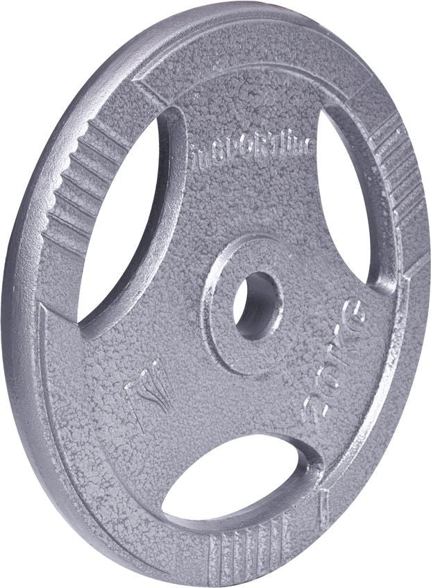 Vektskive i grått stål med tre gripehull, synlig vektmerking og hull til 30 mm stang, sett fra skrå vinkel.