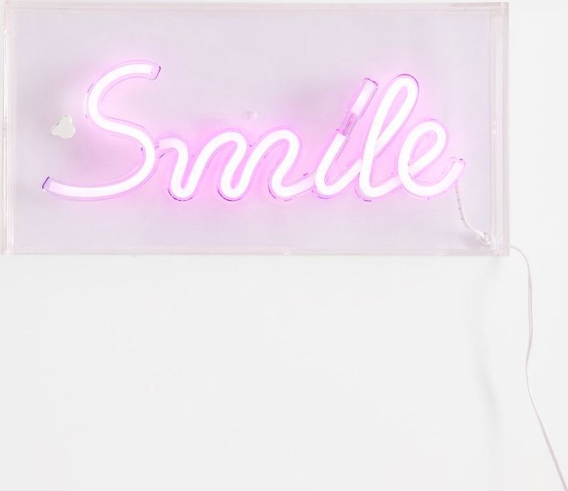 Tredemølle hjemme neonskilt SMILE 15cm rosa LED med synlig strømledning, frontvisning.