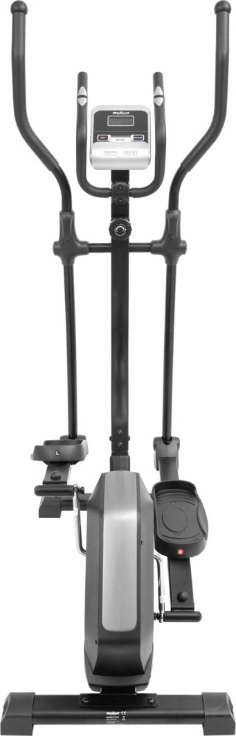 Orbitrek i sort og grått med fotpedaler, bevegelige armer, justeringshjul og digital skjerm sett forfra.