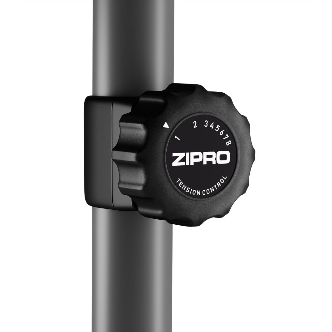 Ergometersykkel med magnetisk motstand, åtte nivåer og kompakt design, vist fra siden mot hvit bakgrunn.