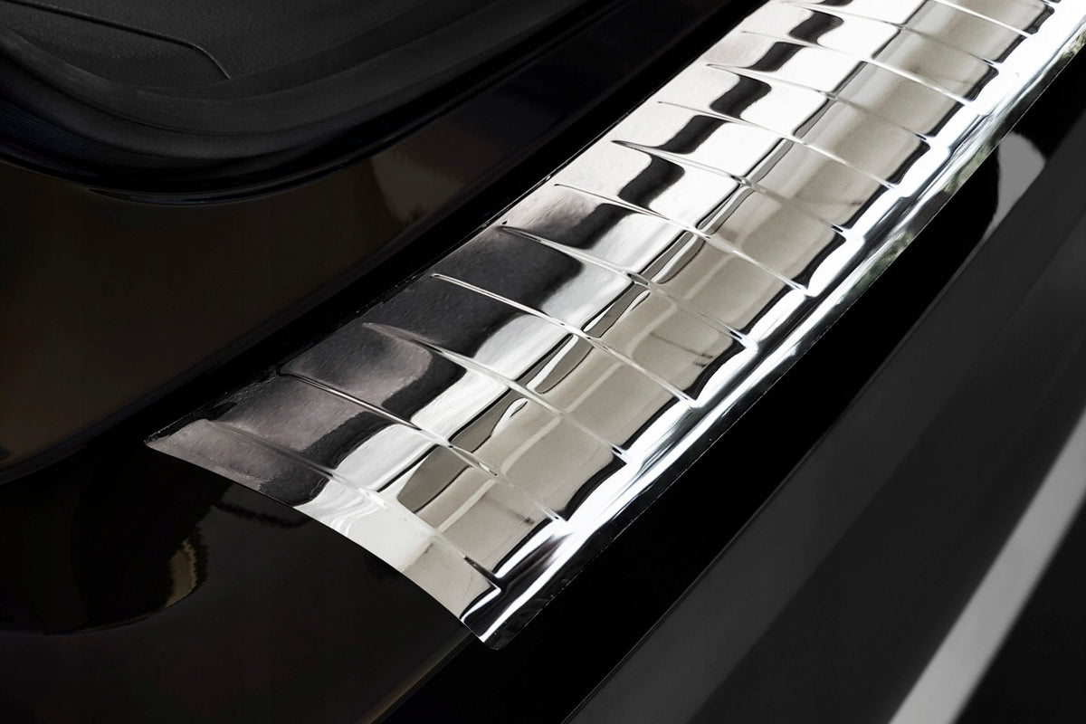 Bakfangerbeskytter Mitsubishi Outlander III Facelift (2015-2022) – Rustfritt stål - detaljer