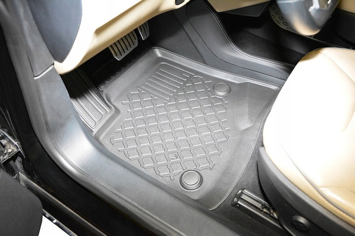 Gulvmatter Tesla Model S / Foran (2012-2016) – TPE antiskli luktfriemateriale - sett forfra