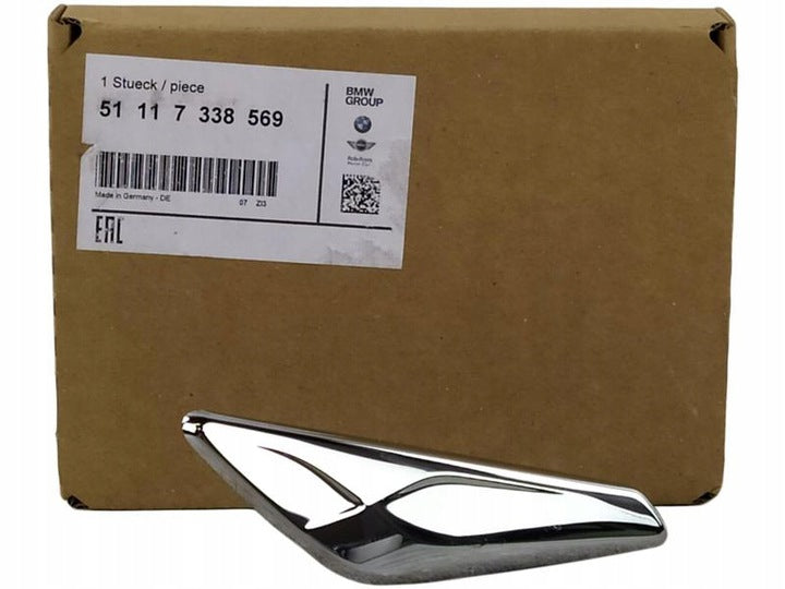 Emblem/logo til Bmw X3 (F25) og BMW X4 (F26) i blank krom til venstre frontskjerm