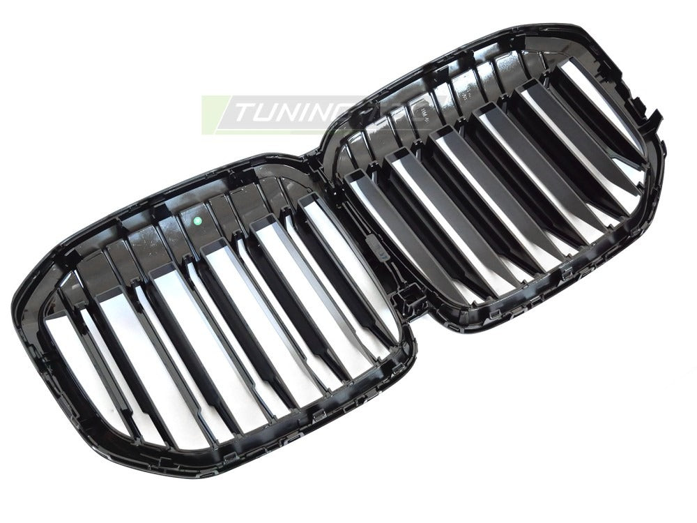 Grill X7 G07 18-22 blank sort med festedetaljer.