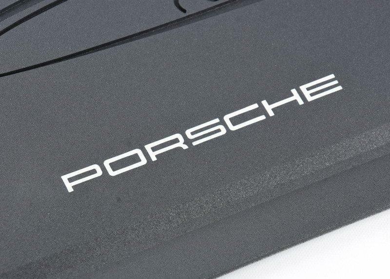 Gulvmatter Porsche 911 (996) (1997-2006) – med kant | Porsche OEM - sett bakfra