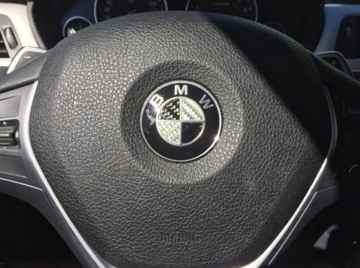 Emblem/logo til BMW ratt i carbonstil med diameter 45mm, enkel montering på ratt