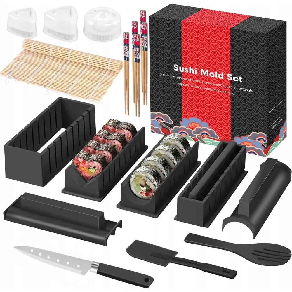 Sushi sett med sorte former, bambusmatte, kniv, spisepinner og sushibiter foran dekorativ eske.