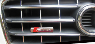 Emblem/logo til Audi S-line emblem merke Quattro Audi S4 S6 S5 S7 S8 A4 A6 A5 A7 montert på grill