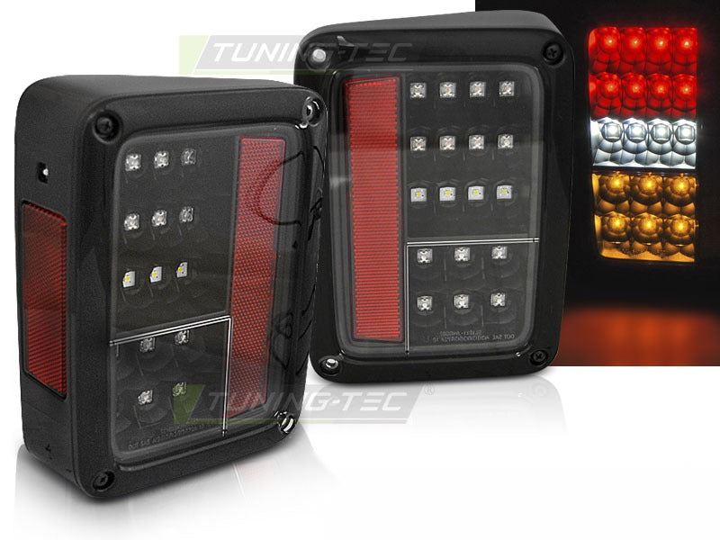 Detaljbilde av baklykter Jeep Wrangler JK 07-18 med LED-detaljer.
