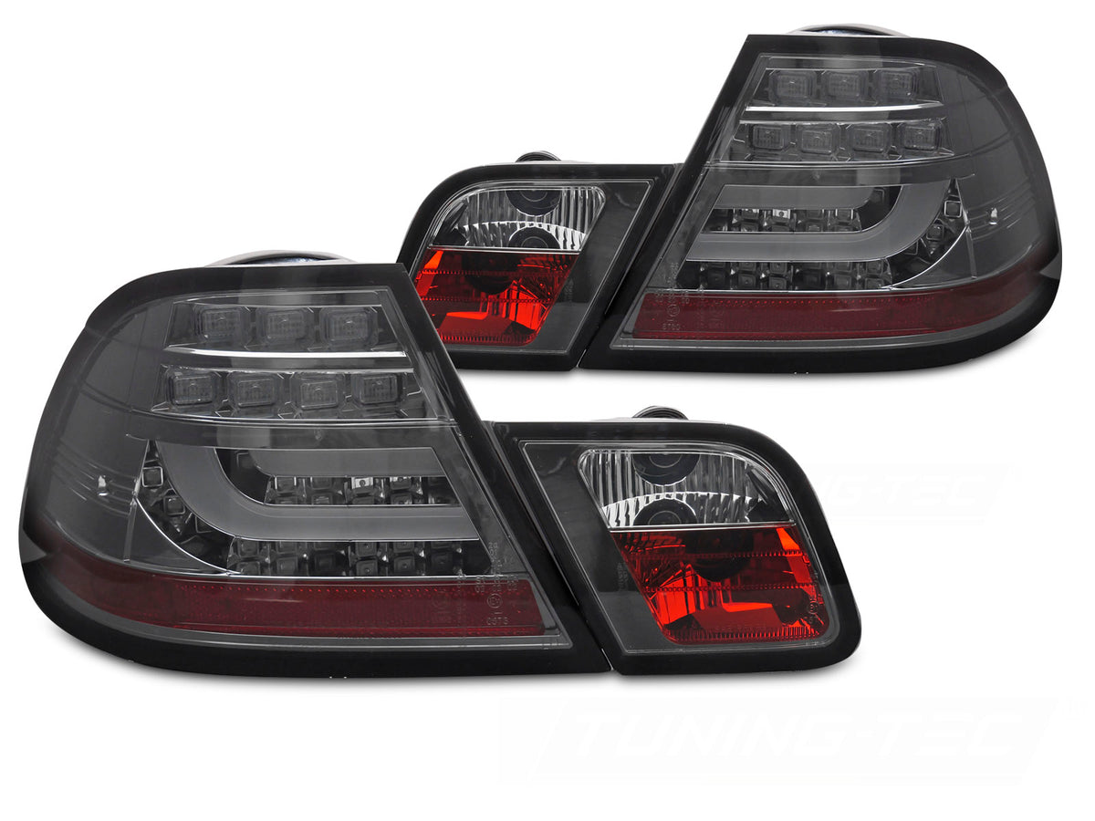 Baklykter BMW E46 Coupe 2003–2006 sett, røykfarget klosse med LED Bar, par på hvit bakgrunn.