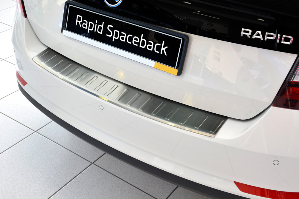 Avisa bakfangerbeskytter til Skoda Rapid Spaceback – rustfritt stål