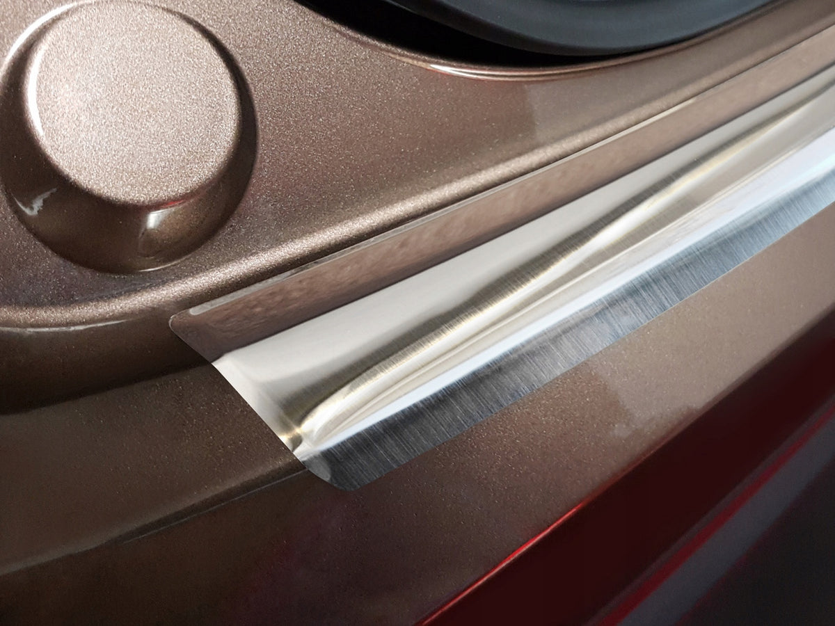 Bakfangerbeskytter Mitsubishi Eclipse Cross (2017-) – Rustfritt stål - detaljer
