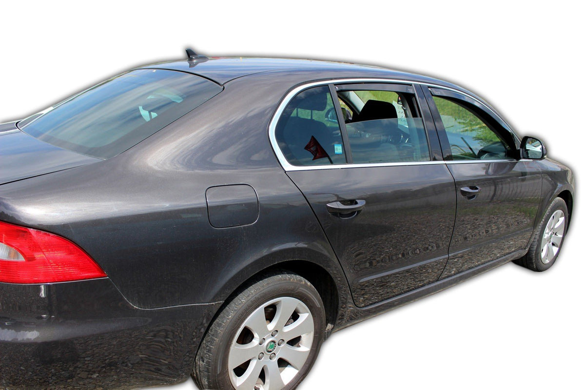Vindavviser Skoda Superb II Liftback (2008-2015) – PMMA Plexi - nærbilde