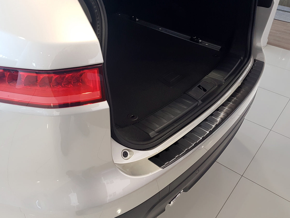 Avisa bakfangerbeskytter til Jaguar F-Pace – svart børstet overflate