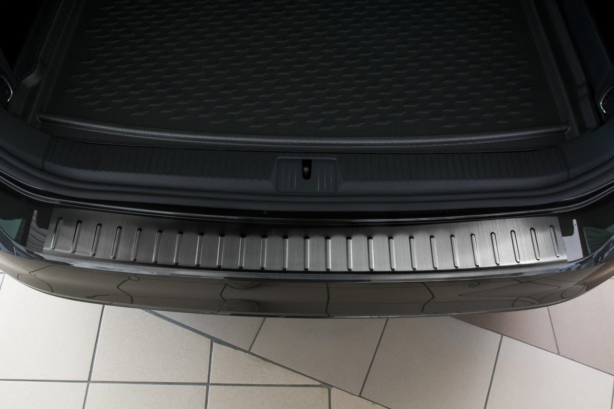 Avisa bakfangerbeskytter til Vw Passat B8 Variant – svart børstet overflate
