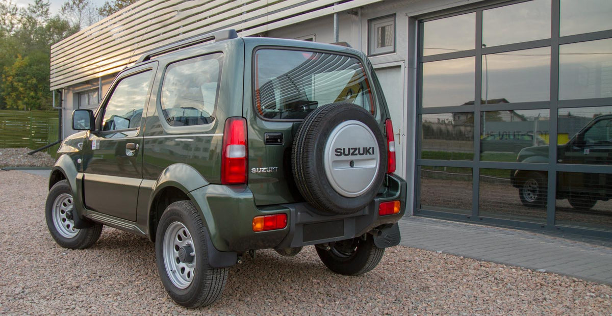 Ven-Tuning skvettlapp til Suzuki Jimny III – montering fram- og bakhjul
