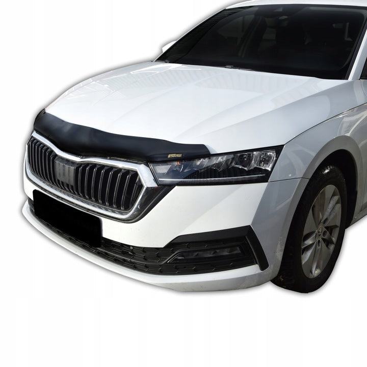 Scoutt panserbeskytter i akryl til Skoda Octavia IV med enkel montering og steinsprutbeskyttelse