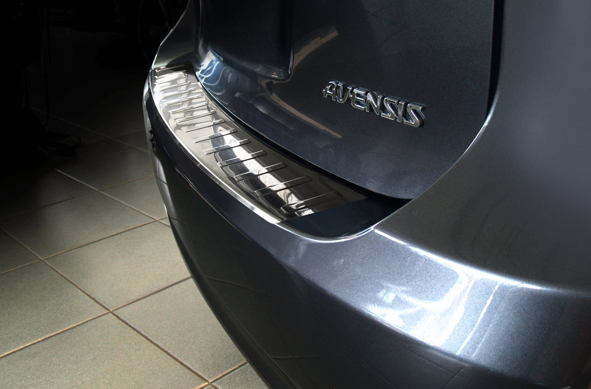Avisa bakfangerbeskytter til Toyota Avensis III (T27) – børstet stål