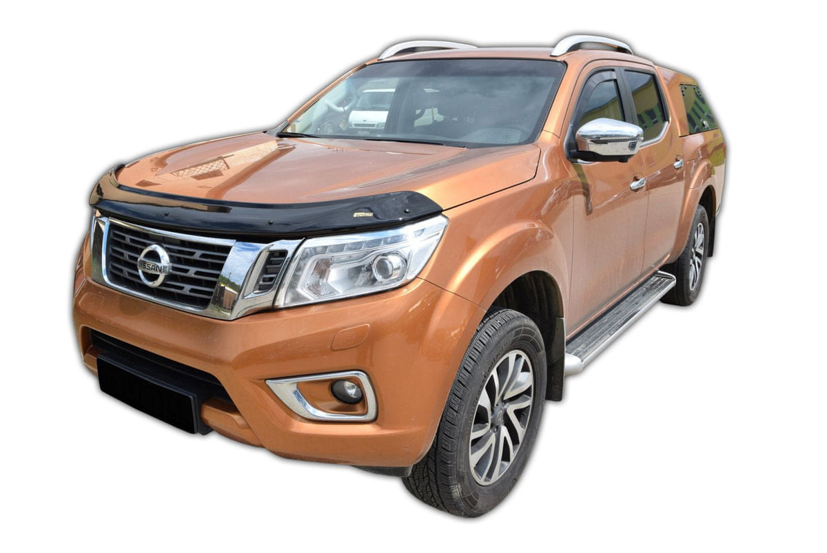 Scoutt panserbeskytter i akryl til Nissan Navara IV, effektiv steinsprutbeskyttelse og enkel montering