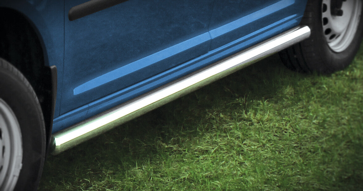 Stigtrinn Steeler i polert krom til VW Caddy III facelift og Caddy IV, enkel montering uten boring