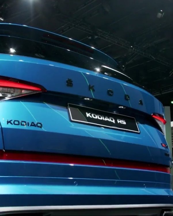 Emblem/logo til Skoda Kodiaq Black Glossy i svart blank ABS-materiale med perfekt passform for bakluke