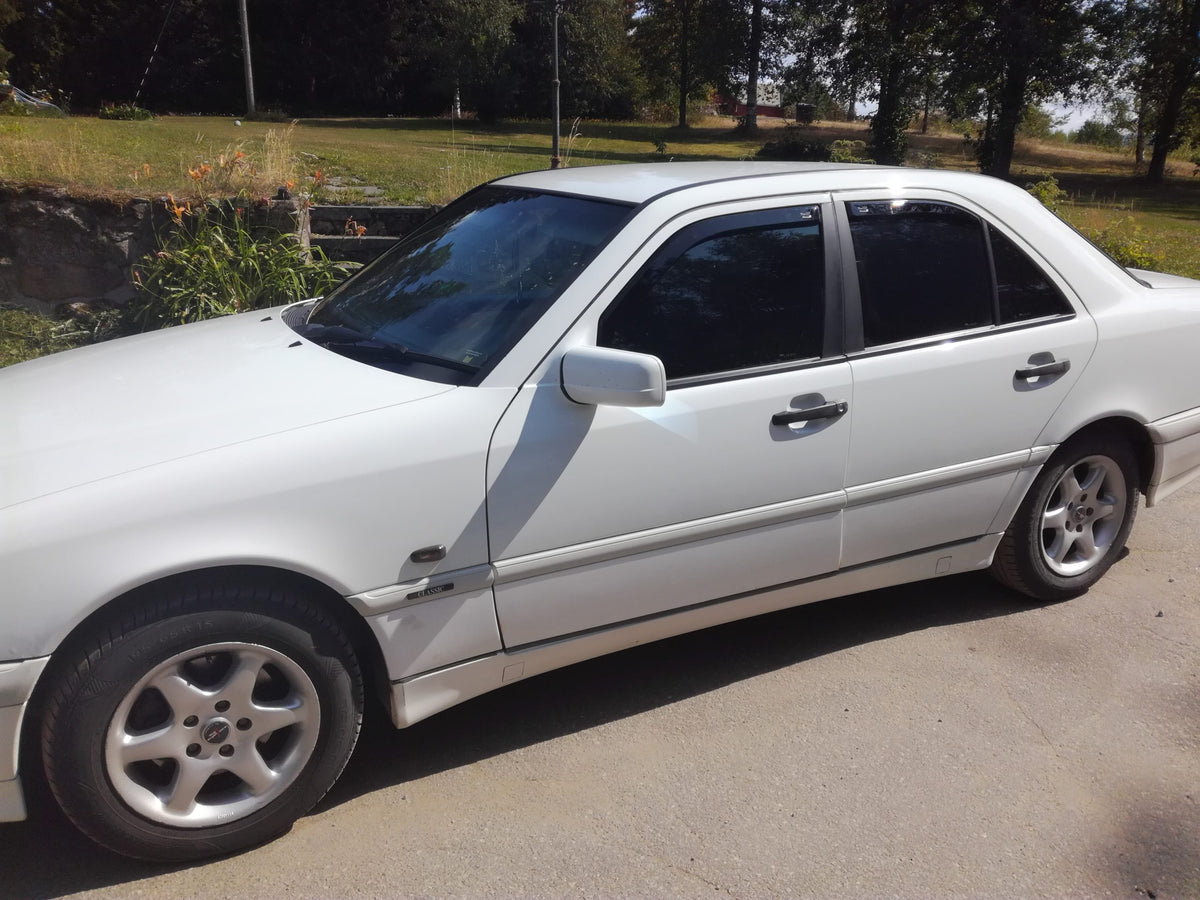 Heko vindavviser til Mercedes C-Klasse W202 Sedan – PMMA Plexi materiale