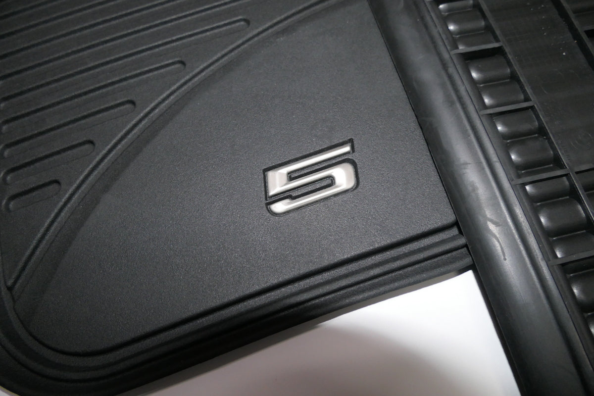 Gulvmatter Bmw 5 (G30/G31) (2017-2023) – TPE Gummi | BMW OEM - nærbilde