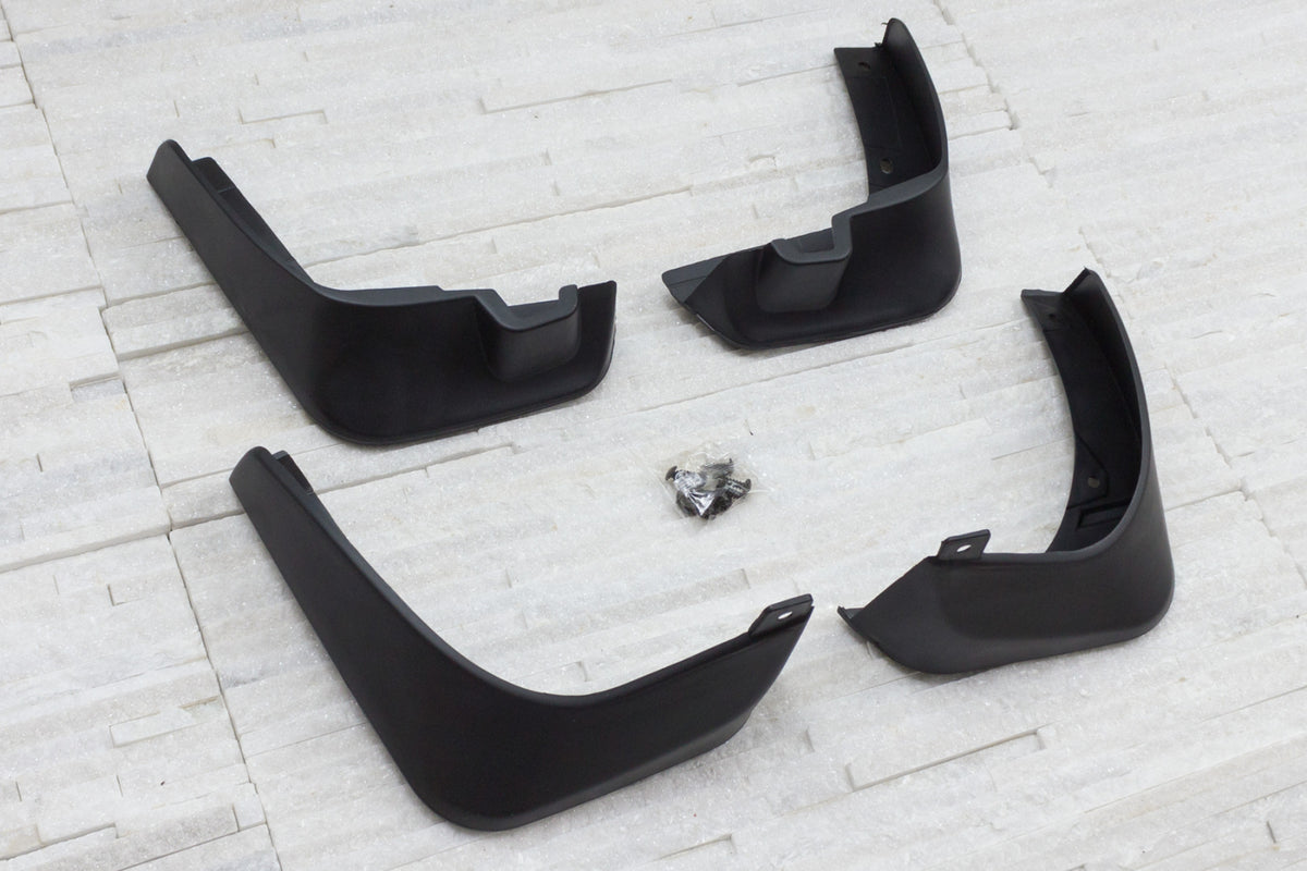 Ven-Tuning skvettlapp til Nissan MICRA K13 pre-facelift – svart plast