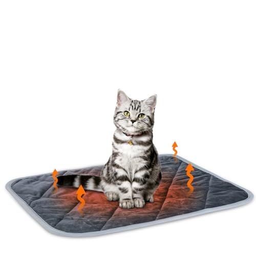 Varmematte i grått med quiltet mønster, katt sitter oppå og oransje varmeeffekter viser at matten er oppvarmet.