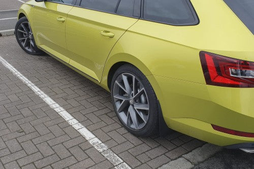 Ven-Tuning skvettlapp til Skoda Superb III – ABS plast
