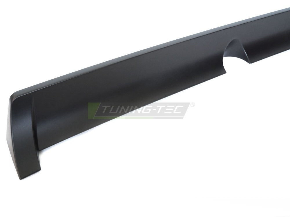 Nærbilde av detaljer på spoiler til Svart BMW E30 Touring 87-94