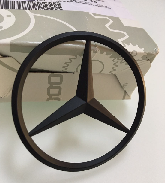 Emblem Mercedes stjerne W205 / W206 Sport Black Matt Edition - sett bakfra