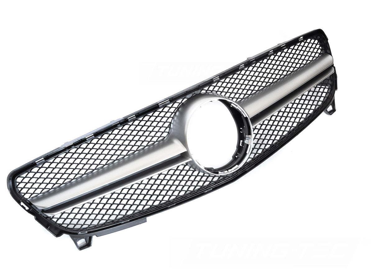 Grill til Mercedes A-Klasse W176 15-18 i sølv sett rett forfra på hvit bakgrunn.