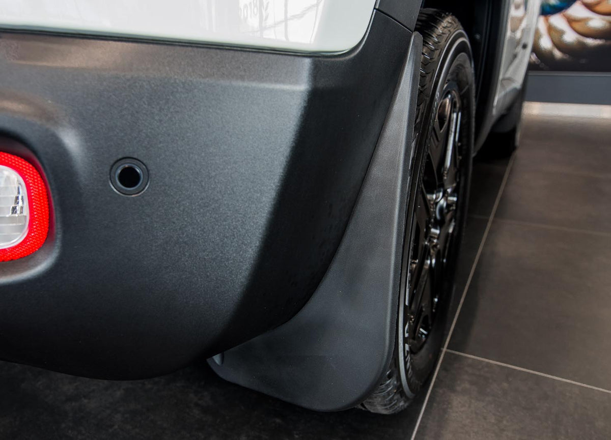 Ven-Tuning skvettlapp til Jeep Renegade – svart ABS-materiale