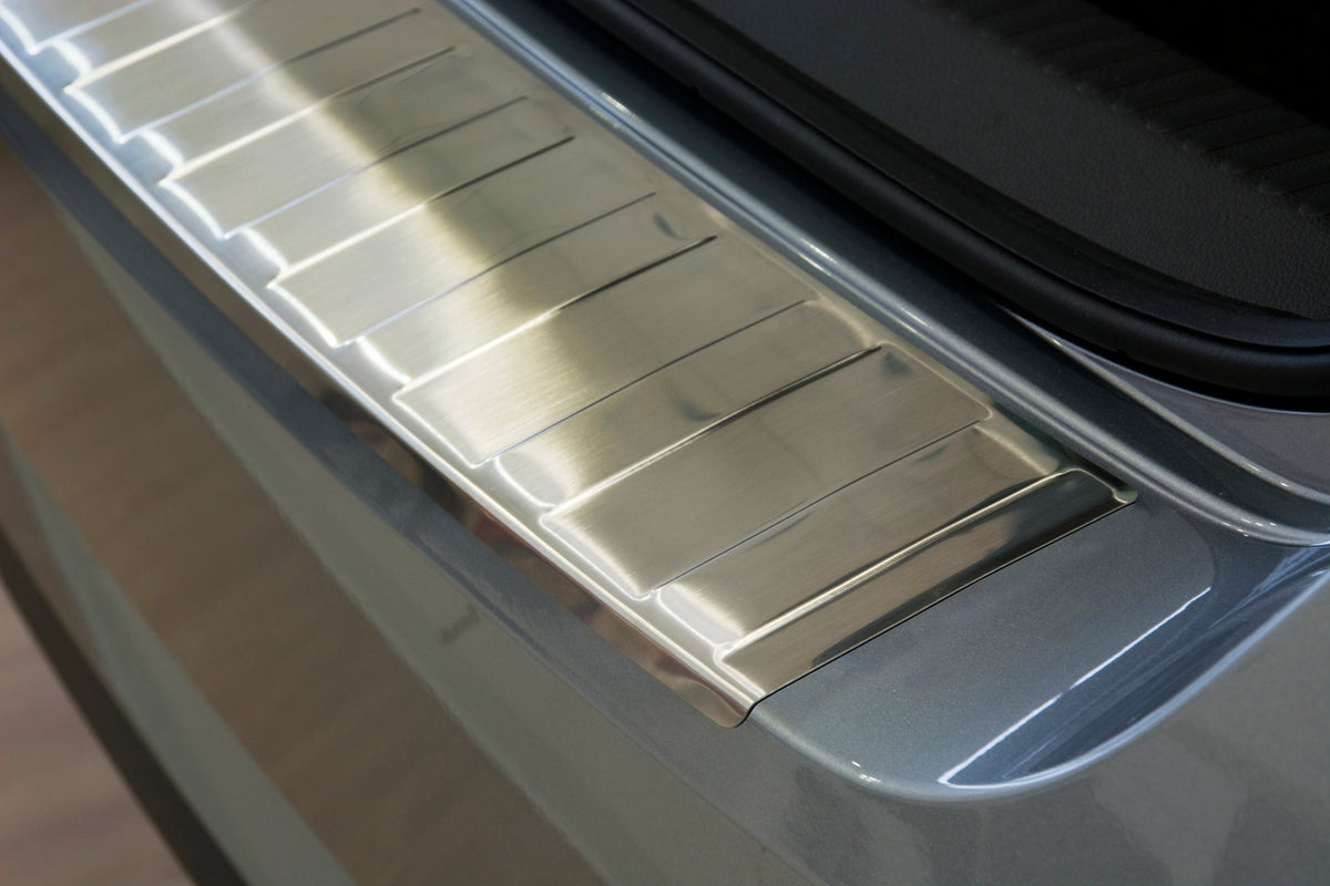 Bakfangerbeskytter Skoda Superb III Liftback / Silver Edition (2015-2024) – Rustfritt stål - detaljer